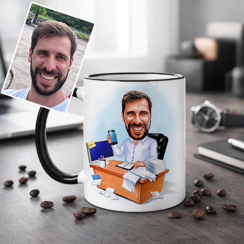 Hrnček s karikatúrou muža v kancelárii