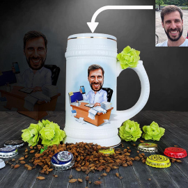 Krýgel s karikatúrou muža v kancelárii